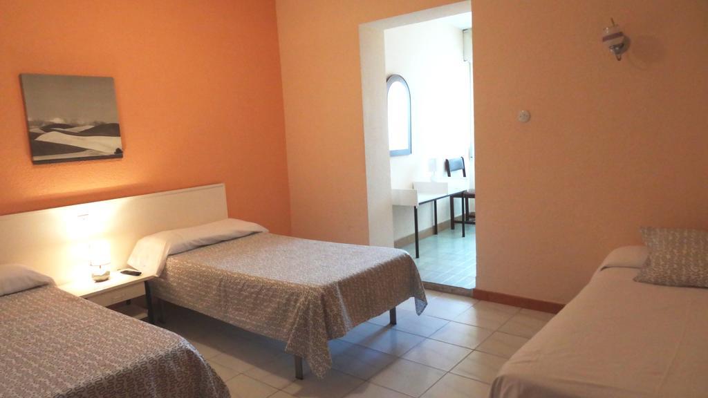 Hostal Isla Playa ภายนอก รูปภาพ